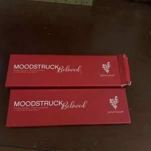 Brand new younique eyeshadow palette. Beautiful colors. Never been used.